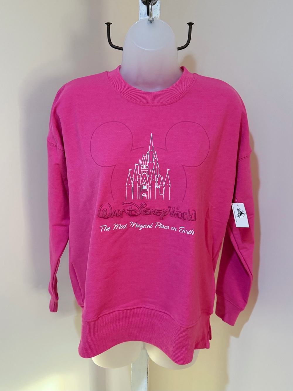 NEW WALT DISNEY WORLD “THE MOST MAGICAL PLACE ON EARTH” CROPPED SWEATSHIRT XS